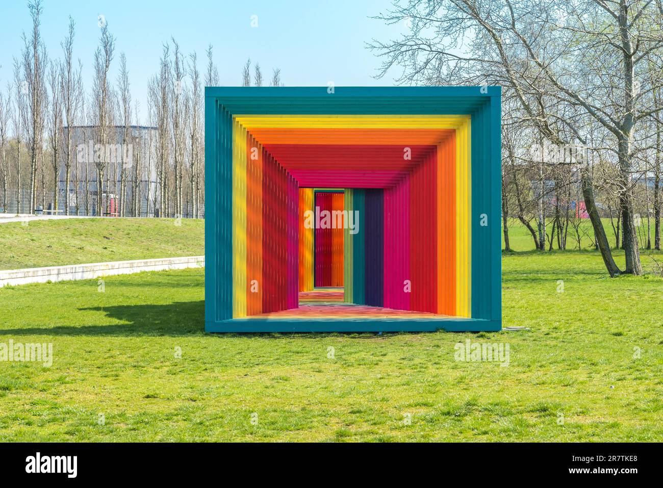 Die Installationskunst Abweg in einem öffentlichen Park im Hamburger Stadtteil Wilhelmsburg. Dieses Bildmaterial ist Teil des Projekts ARTVILLE im Süden von Stockfoto