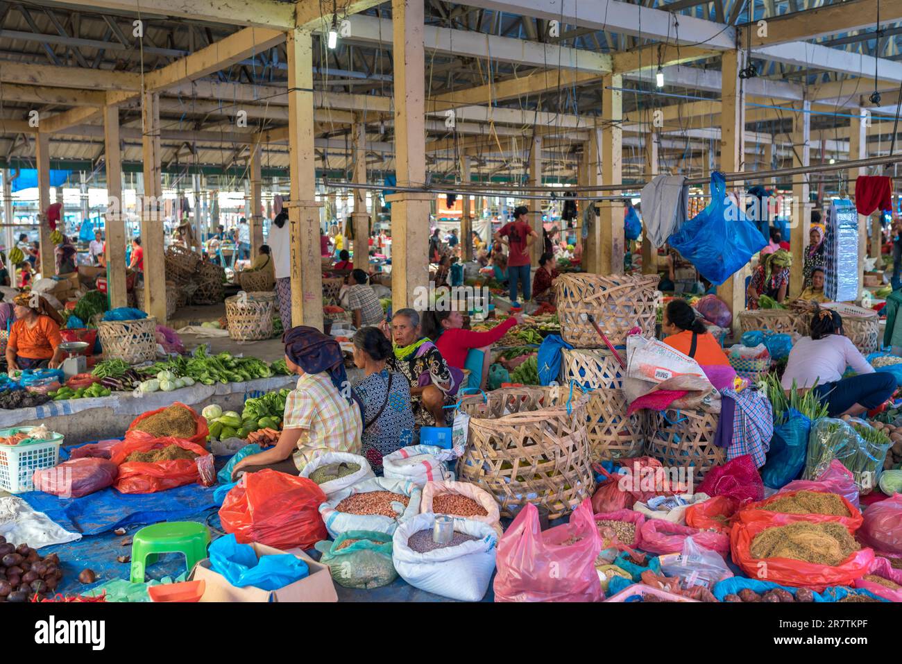 Wöchentlicher Bauernmarkt in der Hauptstadt des Toba Batak auf der Insel Samosir Panguran im Toba-See im nördlichen Teil von Sumatra Stockfoto