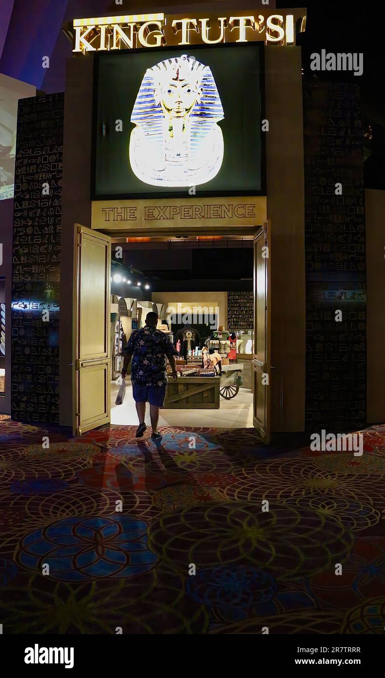 Eintritt zur King tut's The Experience Ausstellung im Luxor Las Vegas Casino Hotel Las Vegas Nevada USA im antiken Ägypten Stockfoto