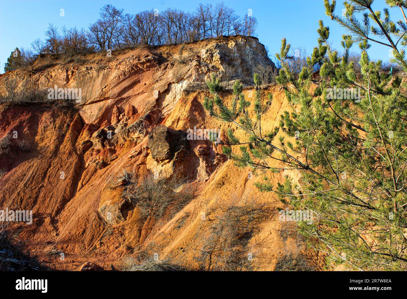 Bauxit-Tagebau (offene Grube) (marslandschaft) Stockfoto