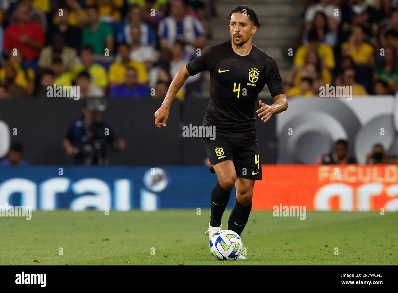 Brazil's Marquinhos is in action during an international friendly soccer match between Brazil and Guinea at the RCDE Stadium in Barcelona, Spain, Saturday, June 17, 2023. (AP Photo/Joan Monfort) Stockfoto