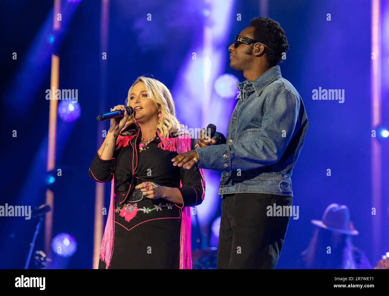 Miranda Lambert und Leon Bridges treten am 2. Tag des CMA Fests im Nissan Stadium am Donnerstag, den 9. Juni 2023 in Nashville, Tennessee, auf. (Foto von: Stockfoto