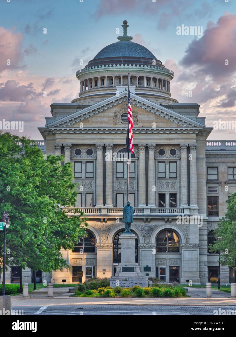 Das Lucas County Courthouse ist ein architektonisch bedeutsames Gerichtsgebäude in der Innenstadt von Toledo, Ohio Stockfoto