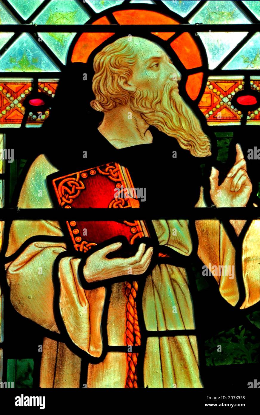 St. Columba, irischer Abt, Missionar, 6. Jahrhundert, Gründer der Abtei Iona, Buntglas, von J Powell & Son, 1900, Blakeney, Norfolk, England Stockfoto