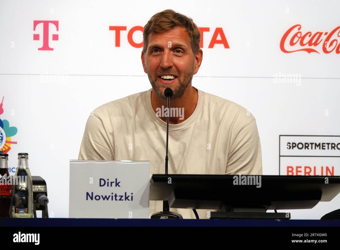 Berlin, Deutschland. 17. Juni 2023. Der deutsche ehemalige NBA-Star Dirk Nowitzki spricht während einer Pressekonferenz im Rahmen der Special Olympics World Games Berlin 2023 am 17. Juni 2023 in Berlin. Kredit: Liu Yang/Xinhua/Alamy Live News Stockfoto