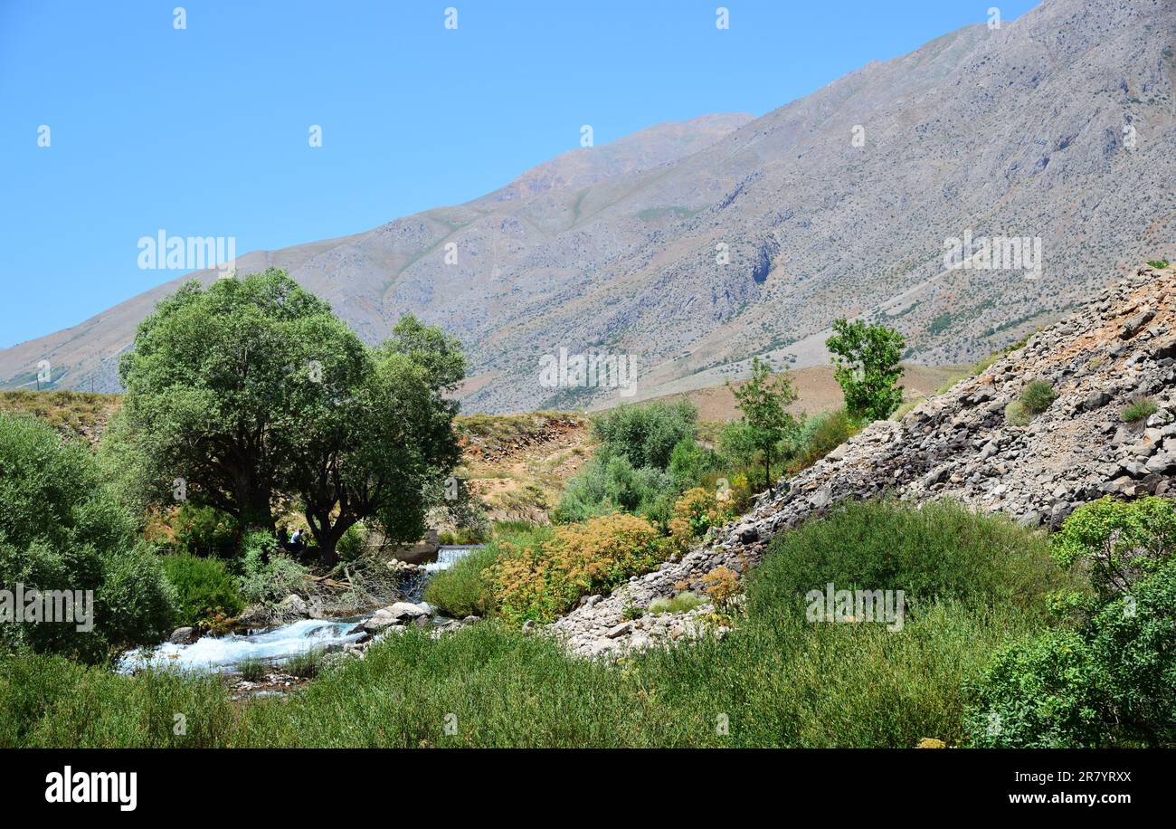 Munzur Caves ist der Anfang des Munzur-Tals und des Flusses in Tunceli, Türkei. Stockfoto