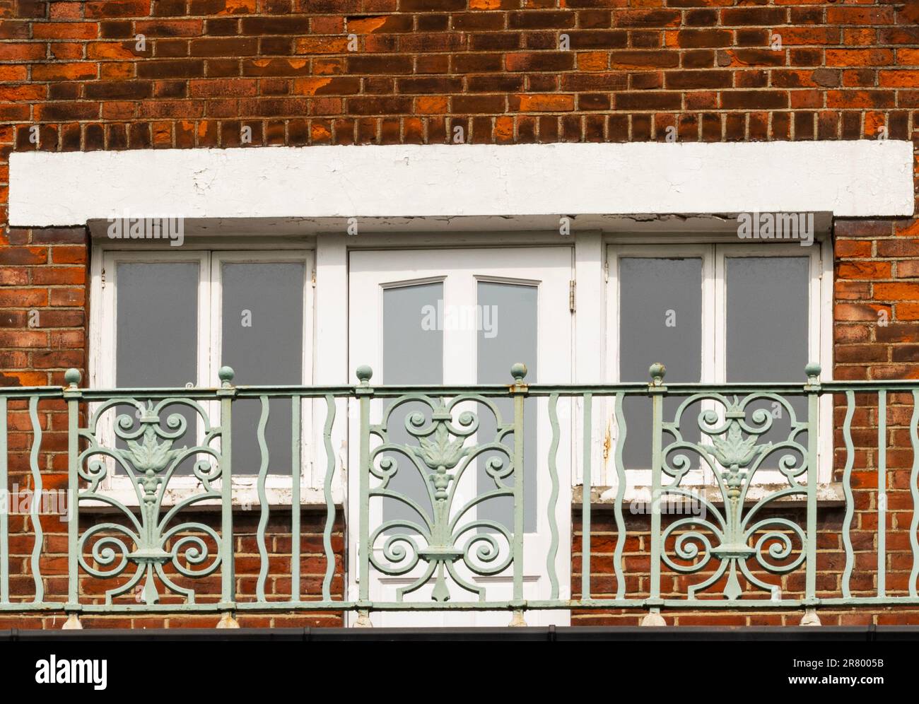 J.M Barrie's Haus in 133 Gloucester Road, Kensington, London; der obere Balkon ist die Inspiration für die Darling Kinderkrippe in Peter Pan Stockfoto
