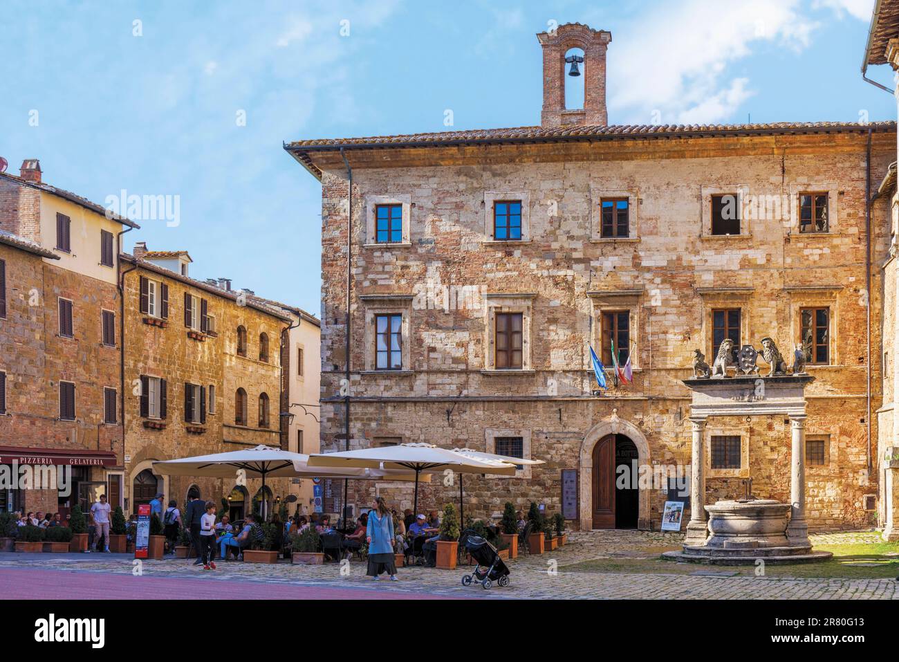 Montepulciano, Provinz Siena, Toskana, Italien. Palazzo del Capitano/Kapitänspalast auf der Piazza Grande. Stockfoto