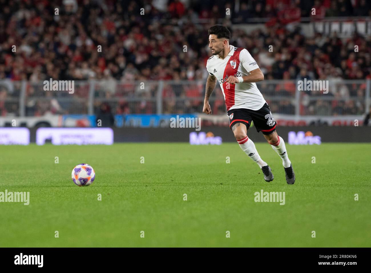 Ciudad De Buenos Aires, Argentinien. 17. Juni 2023. Milton Casco of River Plate im Estadio Mas Monumental Antonio Vespucio Liberti beim Liga Profesional 2023 Match zwischen River Plate und Defensa y Justicia. Endstand: River Plate 1:0 Defensa y Justicia. Kredit: SOPA Images Limited/Alamy Live News Stockfoto