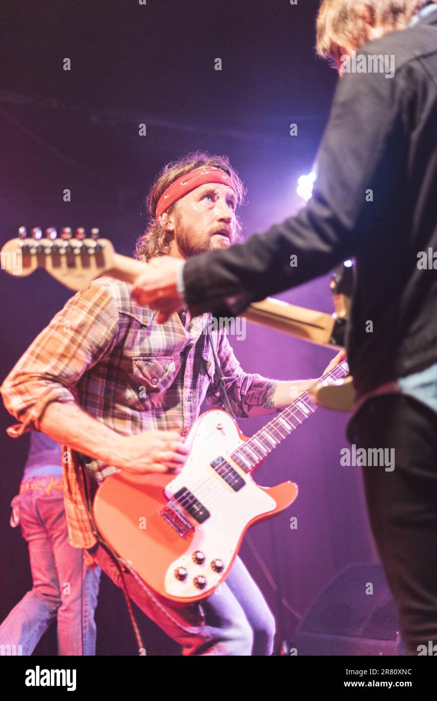 Chris Shiflett tritt am 4. April 2019 im Night and Day Cafe (Manchester-UK) auf. Stockfoto