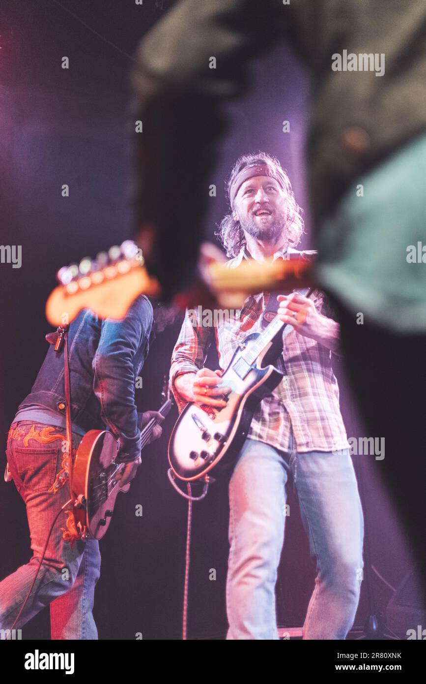 Chris Shiflett tritt am 4. April 2019 im Night and Day Cafe (Manchester-UK) auf. Stockfoto