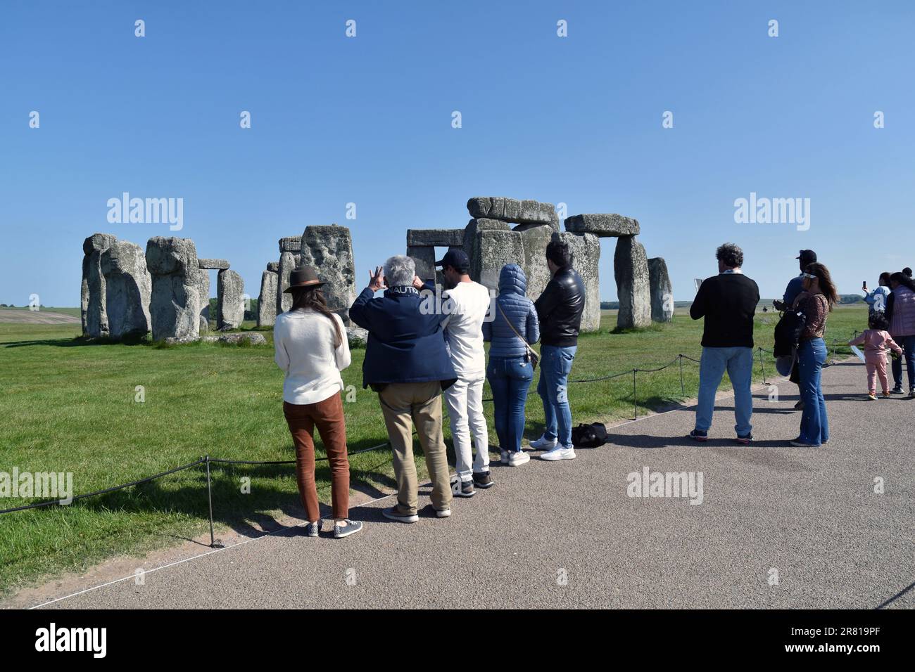Touristen in Stonehenge Stockfoto