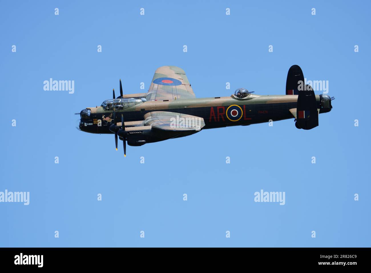PA474, Lancaster B.I von der RAF Battle of Britain Memorial Flight Displays auf der Shuttleworth Around the World Air Show Juni 2023 Stockfoto