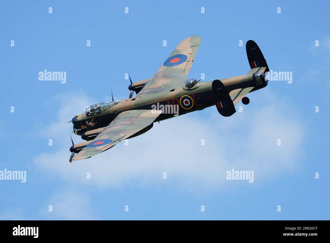 PA474, Lancaster B.I von der RAF Battle of Britain Memorial Flight Displays auf der Shuttleworth Around the World Air Show Juni 2023 Stockfoto