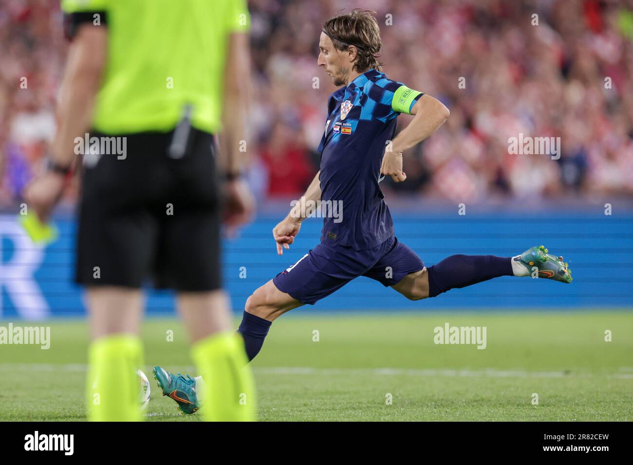 Rotterdam, Niederlande. 18. Juni 2023. Luka Modric von Kroatien während des Finalspiels der UEFA Nations League 2022/23 zwischen Kroatien und Spanien am 18. Juni 2023 in De Kuip in Rotterdam, Niederlande. Foto: Luka Stanzl/PIXSELL Kredit: Pixsell/Alamy Live News Stockfoto