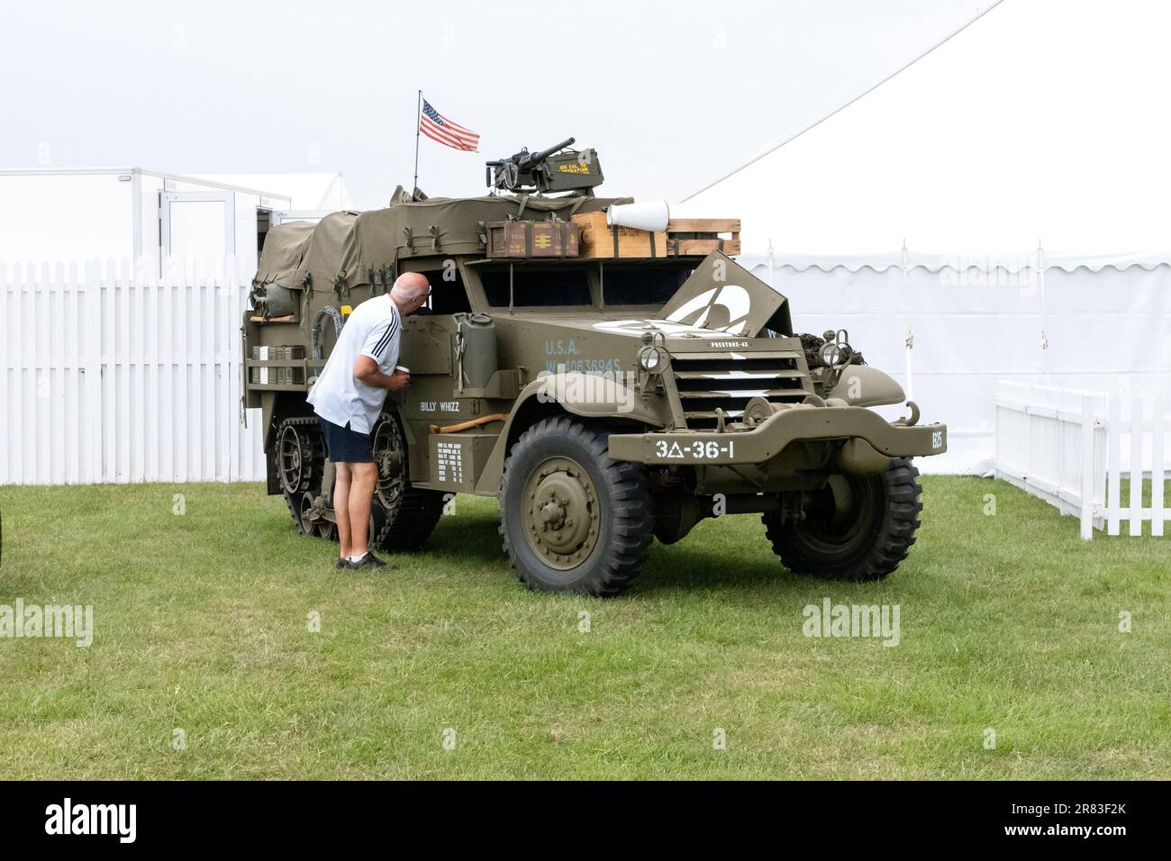 Amerikanisches Militärfahrzeug aus dem Zweiten Weltkrieg aus dem M3. Weltkrieg beim Flywheel Event im Bicester Heritage 2023 Stockfoto