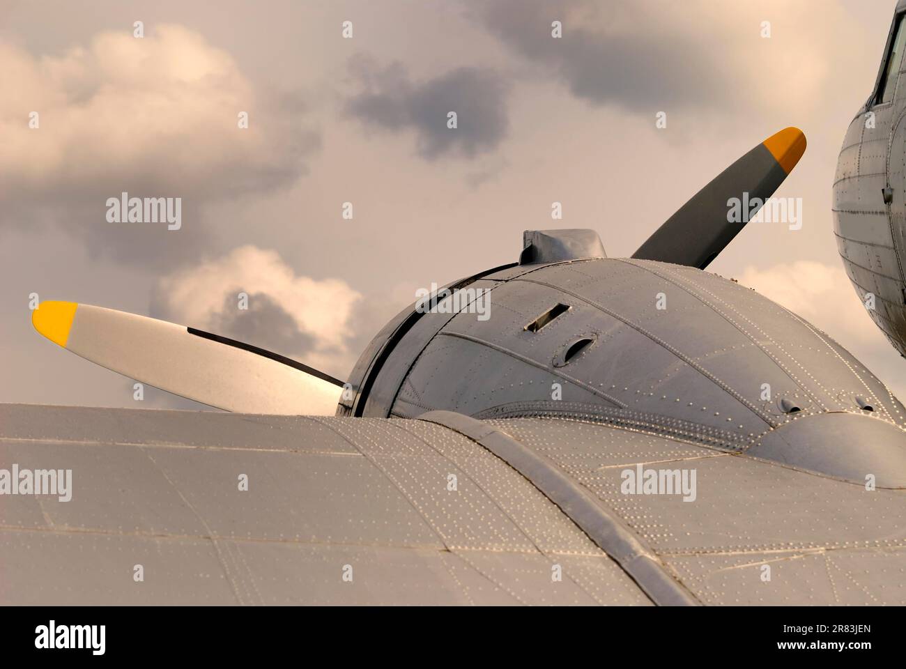 Oldtimer-Flugzeuge bei Sturmwetter Stockfoto