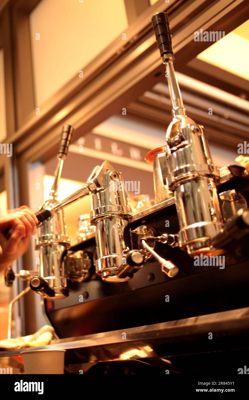 Espressomaschine in einem Café Stockfoto