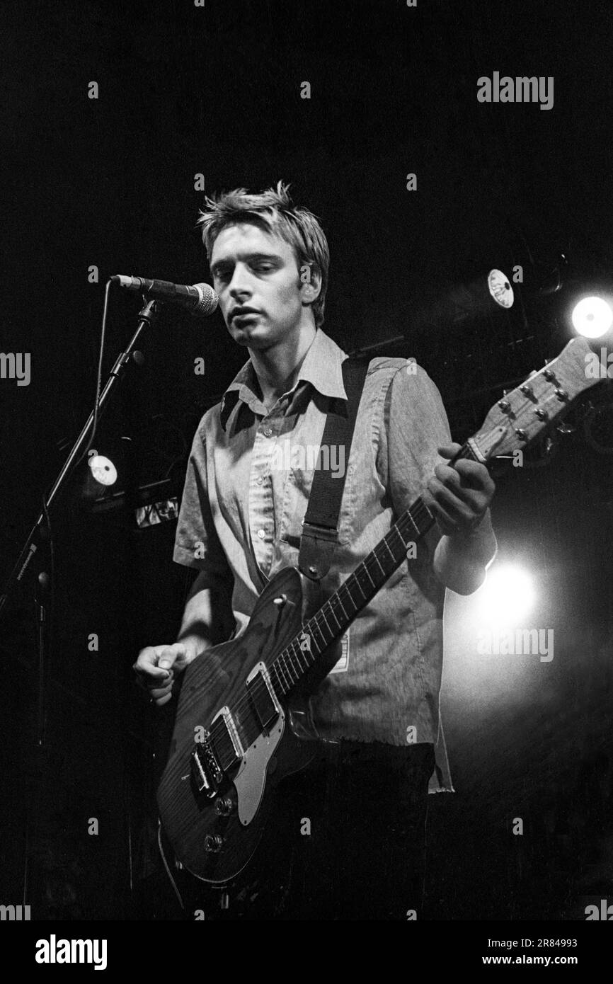 Louis Jones of Warm Jests spielt am 23. August 1997 auf dem Reading Festival in Reading, Großbritannien. Foto: Rob Watkins Stockfoto