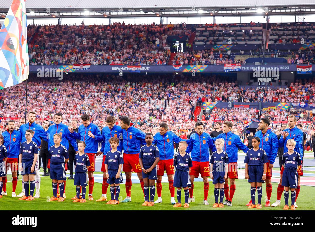 18-06-2023: Sport: Kroatie gegen Spanje ROTTERDAM, NIEDERLANDE - JUNI 18: Aufstellung der Spieler Spaniens während des Halbfinales der UEFA Nations League 2022/23 Stockfoto