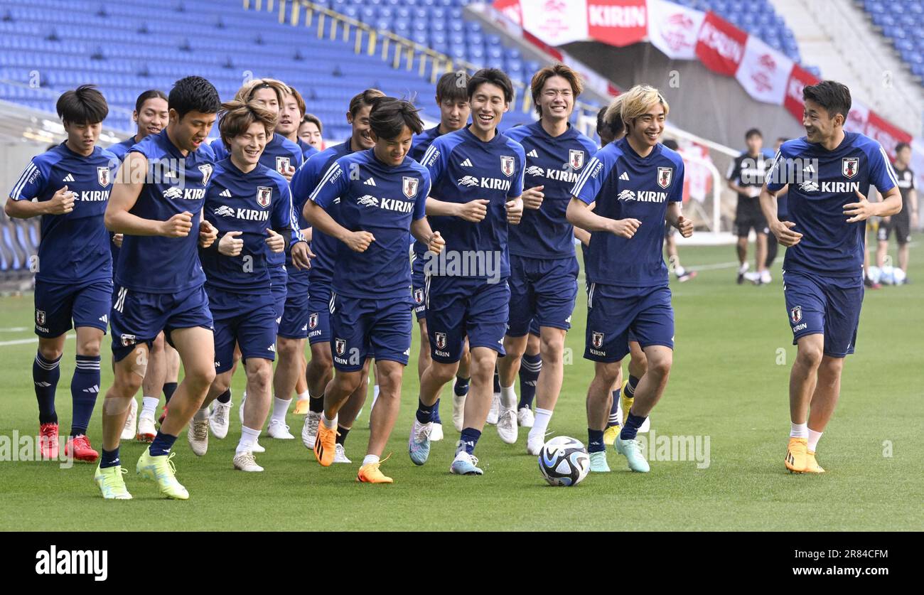 Mitglieder der japanischen Fußballnationalmannschaft nehmen am 19. Juni