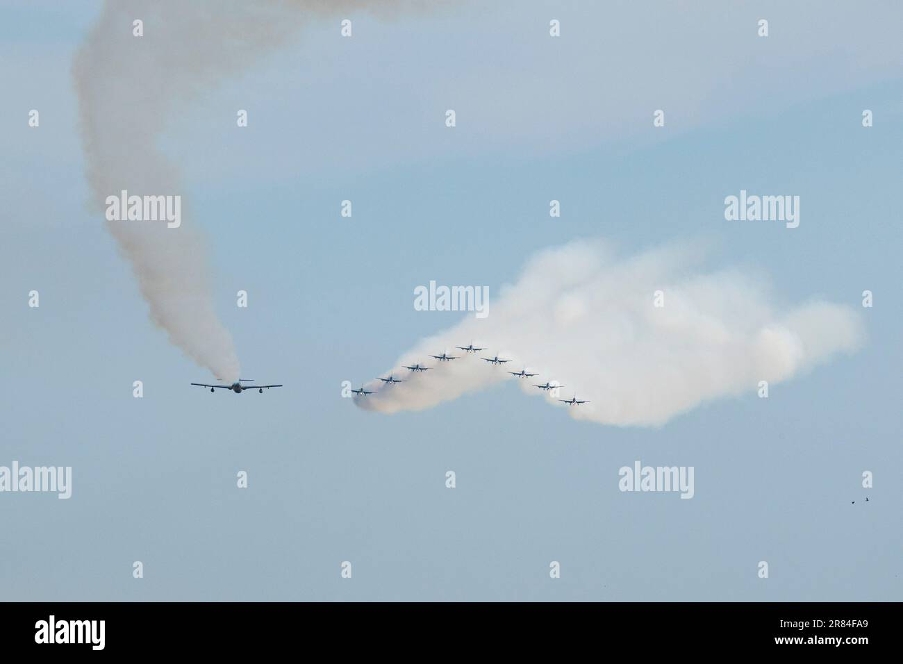 Aufführung der National Acrobatic Patrol Frecce Tricolori Air Show zum 100. Jahrestag der italienischen Luftwaffe am Militärflughafen Mario De Bernardi in Pratica di Mare. (Foto: Stefano Costantino / SOPA Images/Sipa USA) Stockfoto