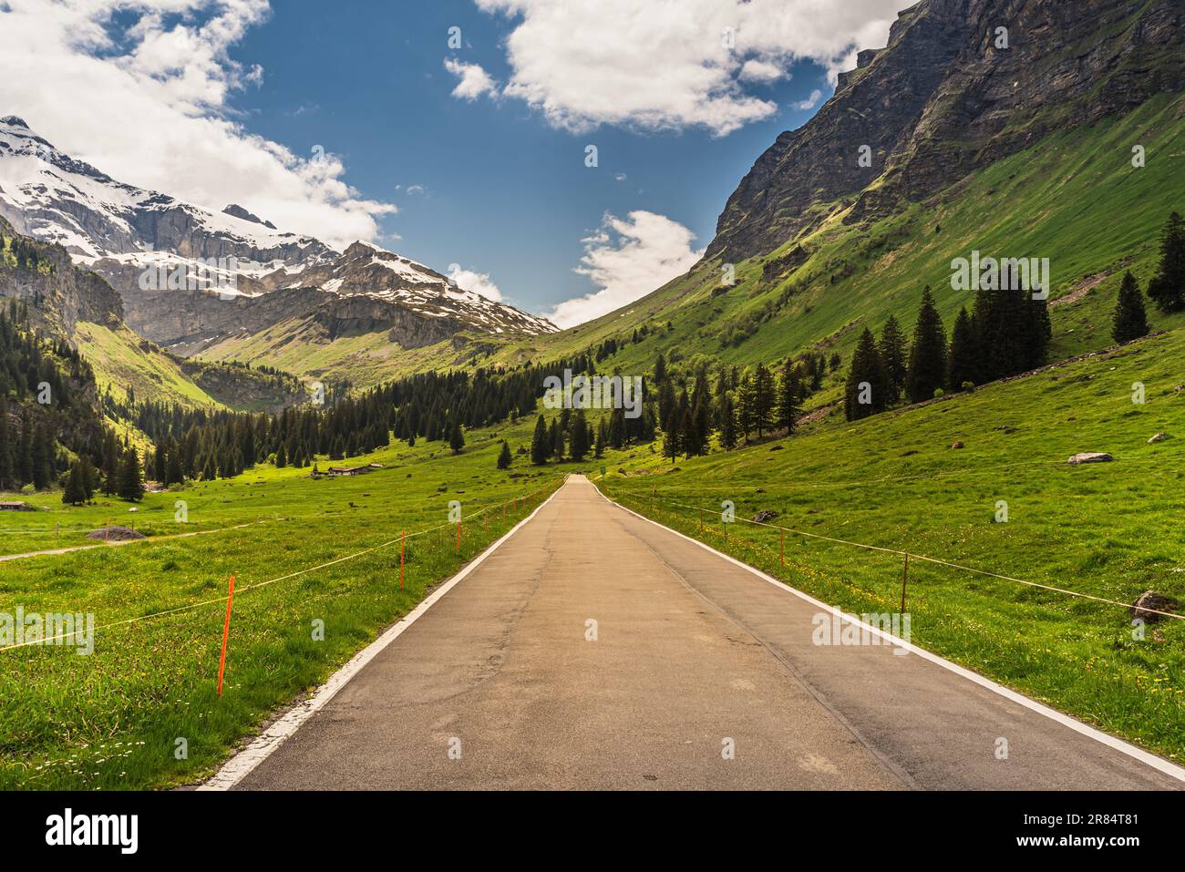 Klausenpass Bergstraße, die die Kantone Uri und Glarus in den Schweizer Alpen, Spiringen, Kanton Uri, Schweiz verbindet Stockfoto