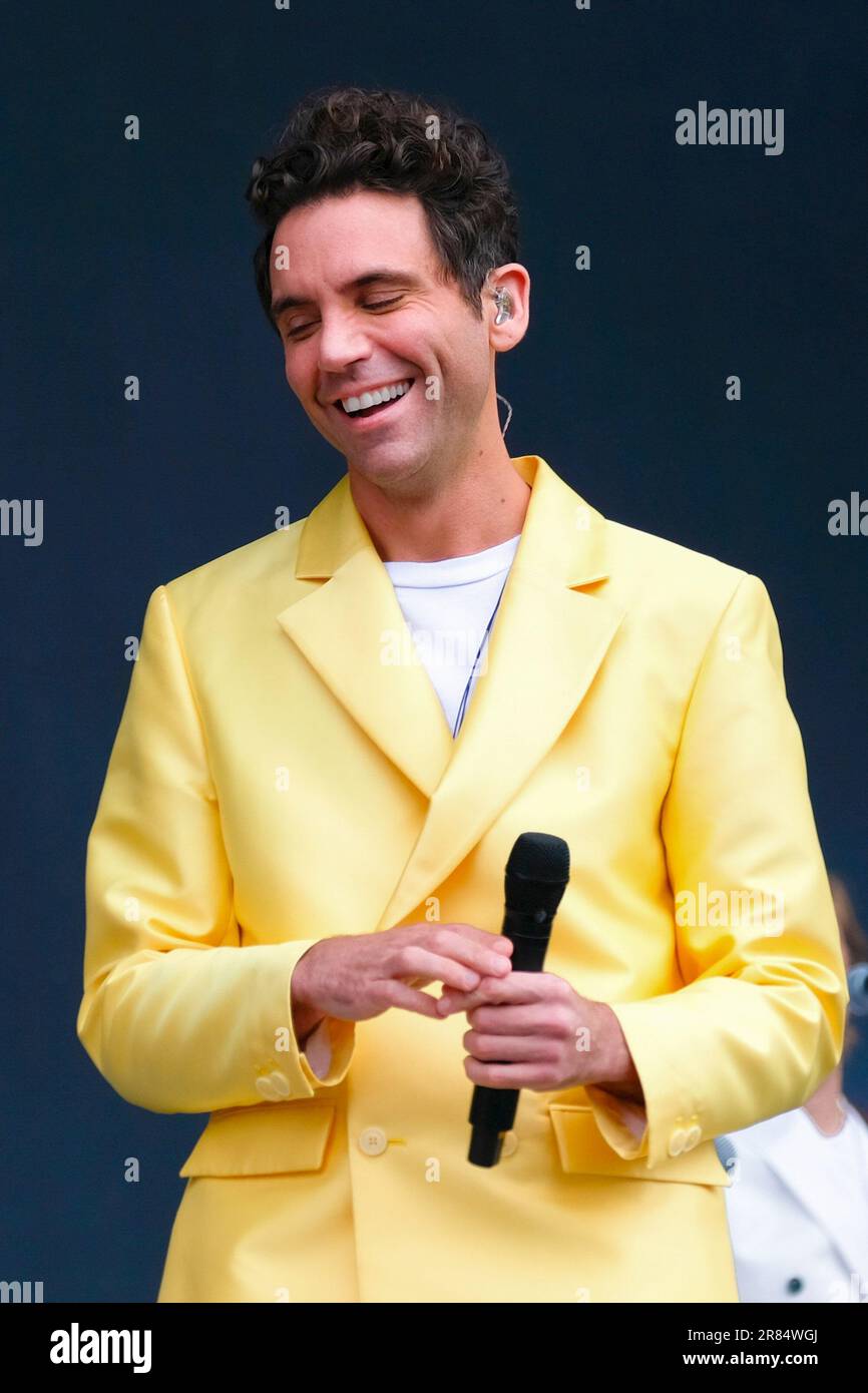 Der Songwriter Michael Holbrook Penniman Jr, bekannt als Mika, tritt