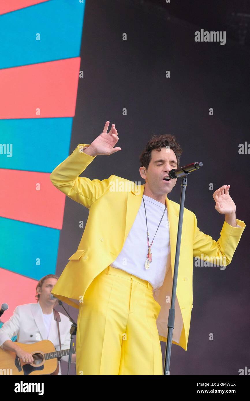Der Songwriter Michael Holbrook Penniman Jr, bekannt als Mika, tritt