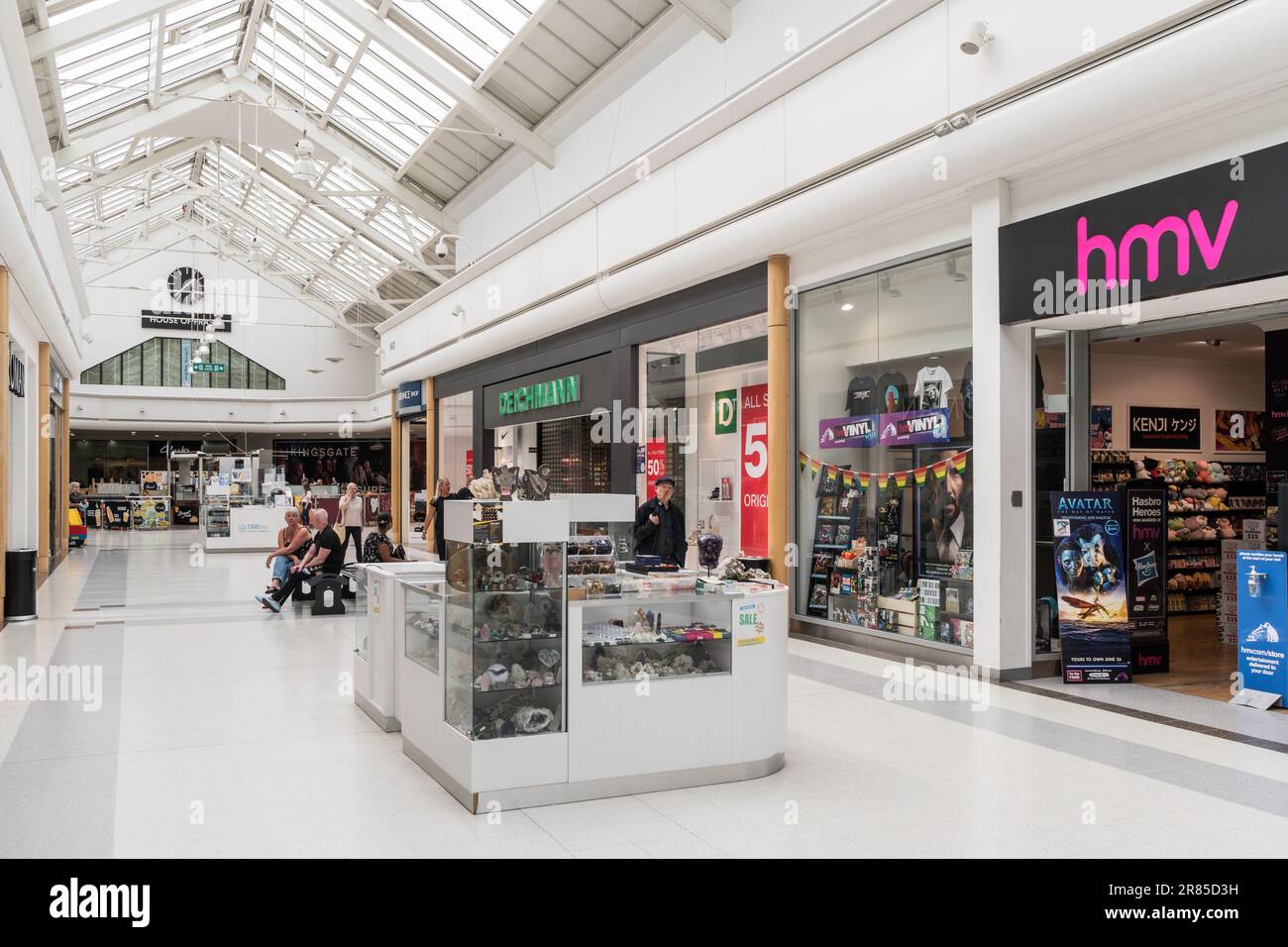 Innenansicht des Kingsgate Shopping Centre in Huddersfield, West Yorkshire, England, Großbritannien Stockfoto