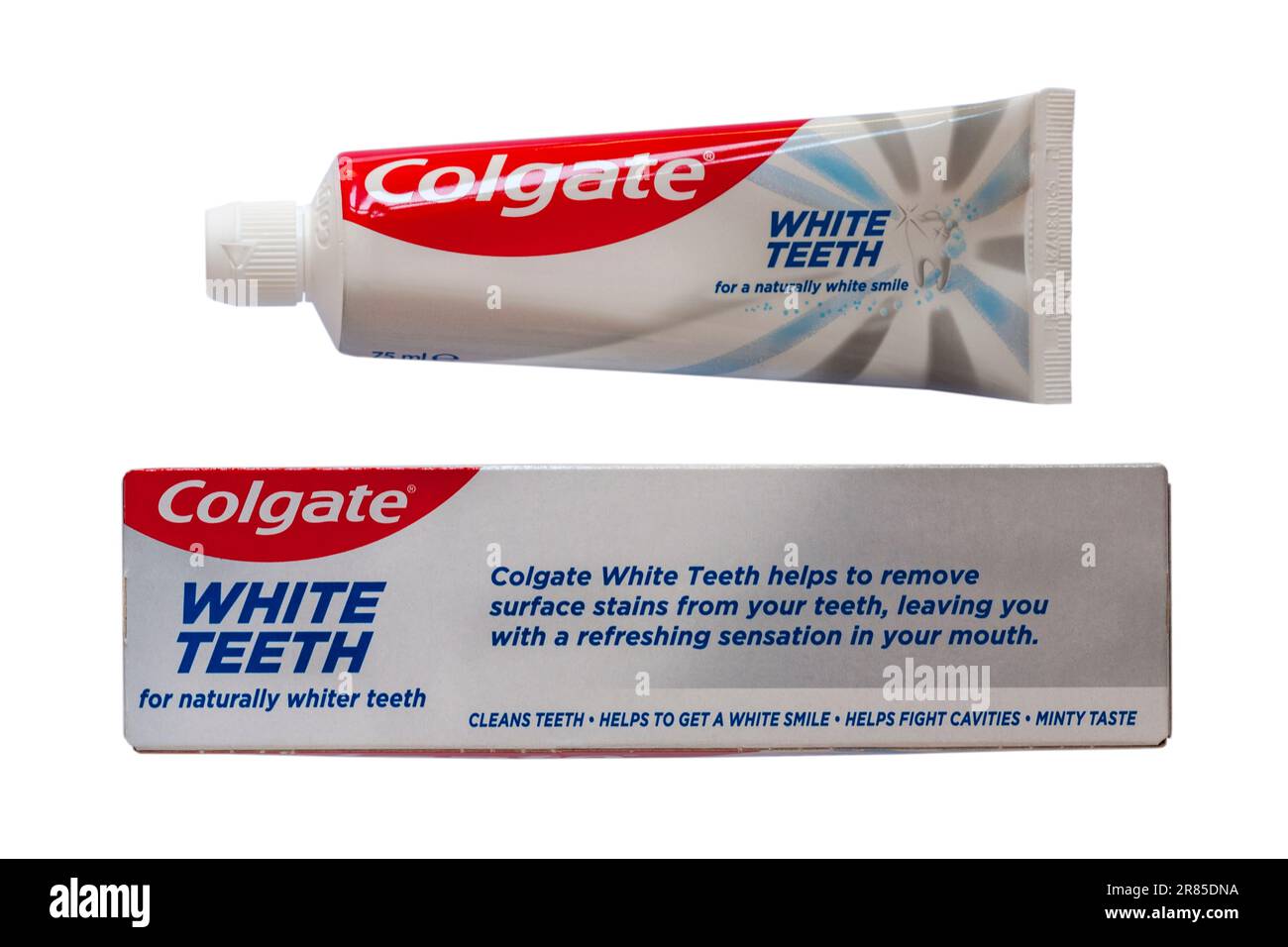 Box und Tube mit Colgate White Zahnpasta für natürlich weiße Zähne isoliert auf weißem Hintergrund – recycelbare Röhre Stockfoto