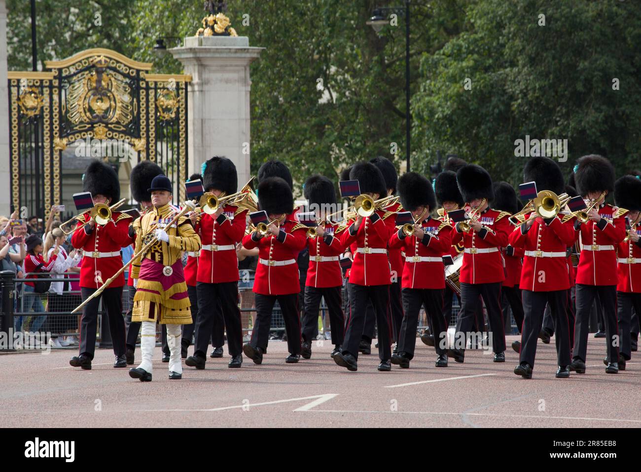 Marching Military Band Trooping The Colour Color 2023 Stockfoto