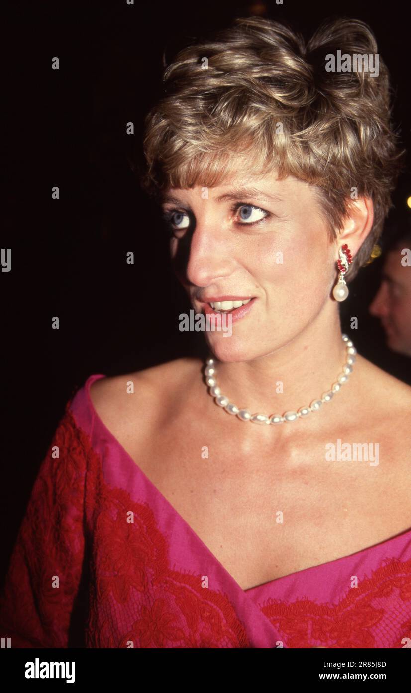 17. Dezember 1991 Diana, Prinzessin von Wales am Royal College of Music. Foto aus dem Henshaw-Archiv Stockfoto