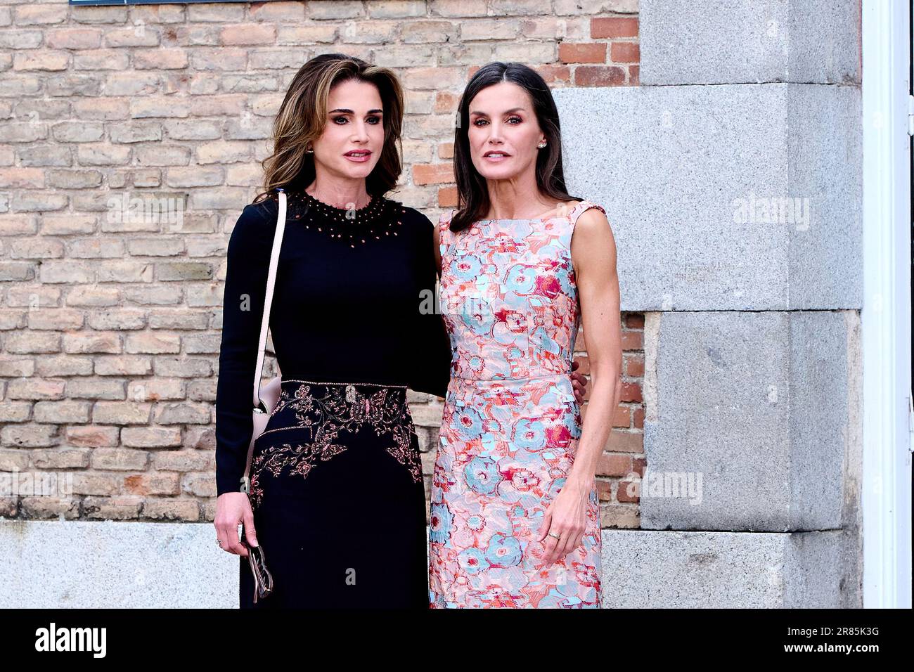Spanische Königin Letizia und Jordan Königin Rania während eines Besuchs in Escuelas Taller y Talleres de Empleo Patrimonio Nacional anlässlich ihres offiziellen Besuchs Stockfoto