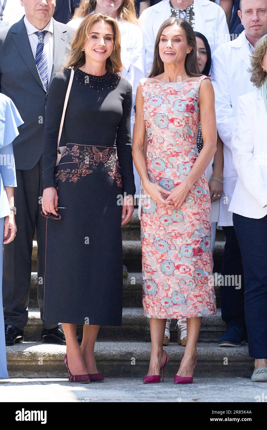 Spanische Königin Letizia und Jordan Königin Rania während eines Besuchs in Escuelas Taller y Talleres de Empleo Patrimonio Nacional anlässlich ihres offiziellen Besuchs Stockfoto