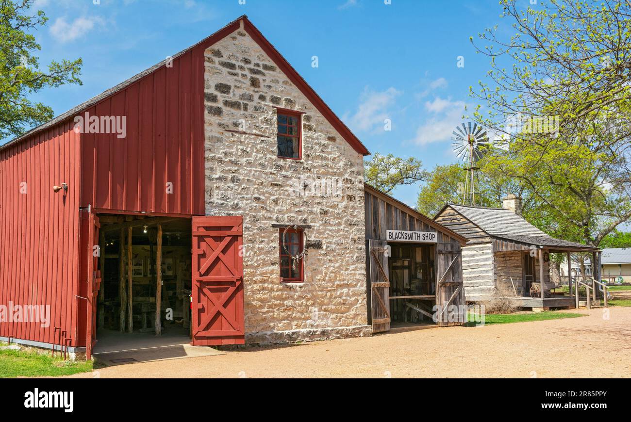 Texas, Hill Country, Gillespie County, Pioneer Museum, Barn, Schmied Shop, Walton - Smith Blockhütte Stockfoto