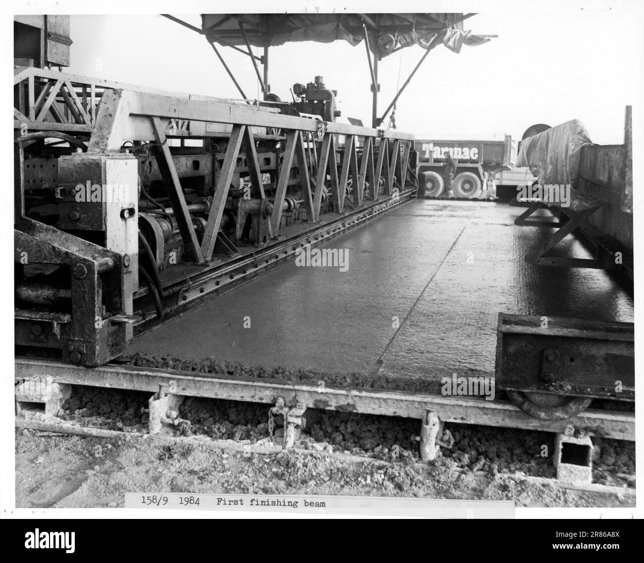 Bau der Autobahn M11 zwischen London und Cambridge im Jahr 1975. Stockfoto