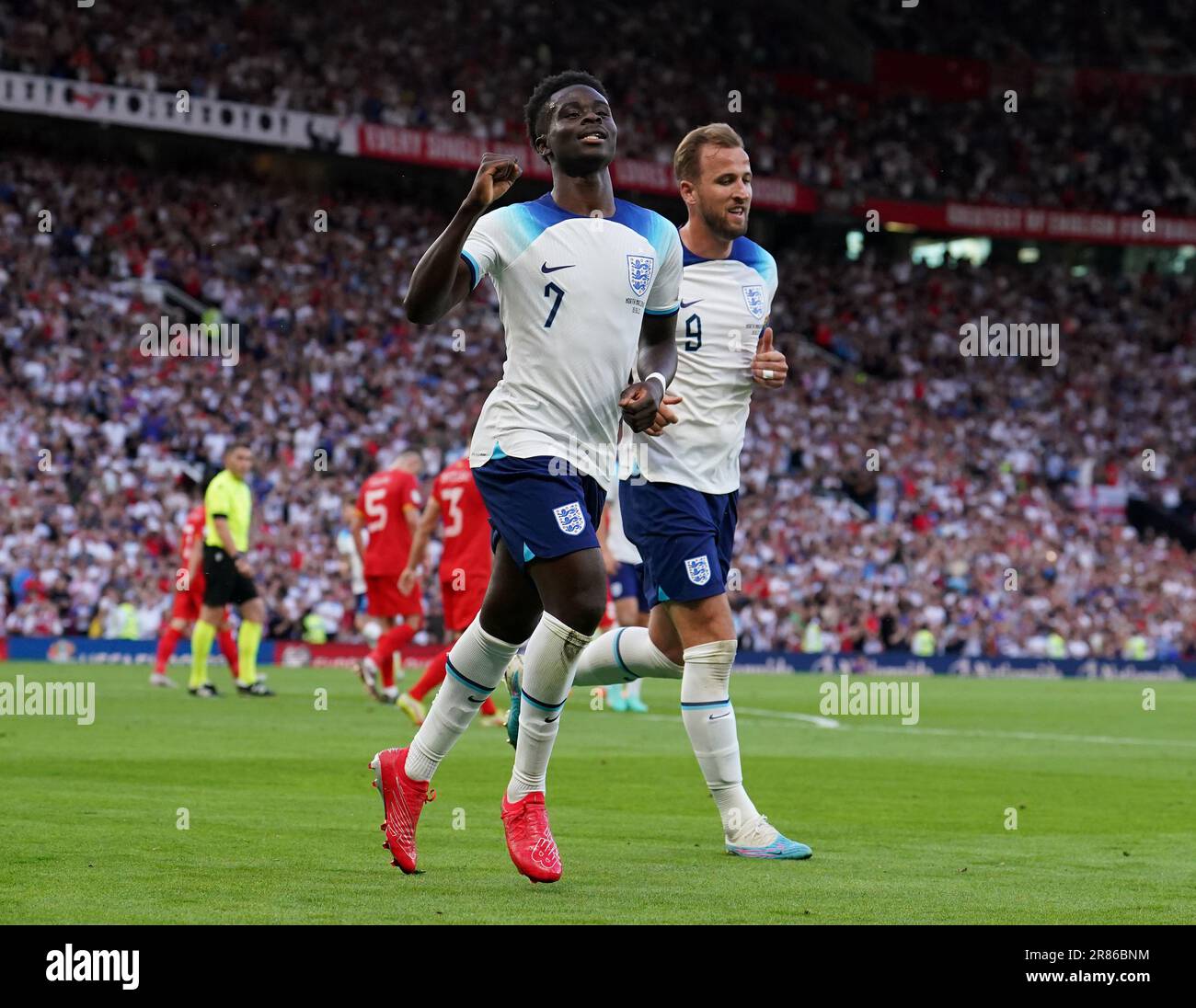 Der englische Bukayo Saka feiert das zweite Tor seiner Seite des Spiels