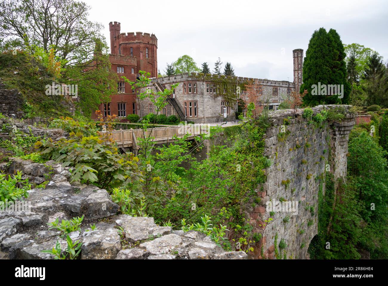 Ruthin Castle (Castell Rhuthun) Hotel in der Stadt Ruthin im Tal von Clwyd, Nordwales. Stockfoto
