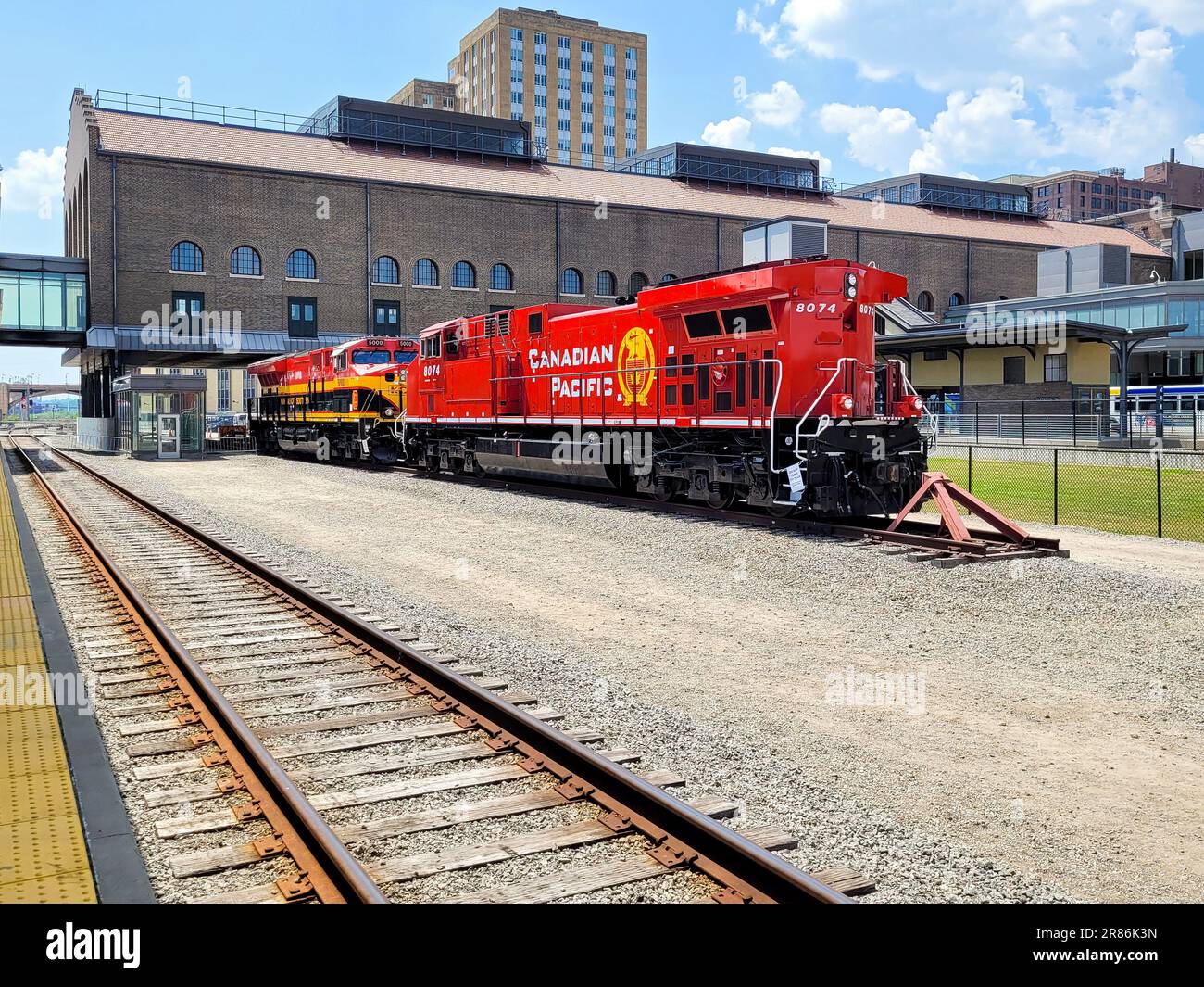 St. Paul, MINNESOTA/USA - 4. Juni 2023: Dieselelektrische Lokomotiven auf der jährlichen Train Days-Veranstaltung am Bahnhof Union Depot. Stockfoto