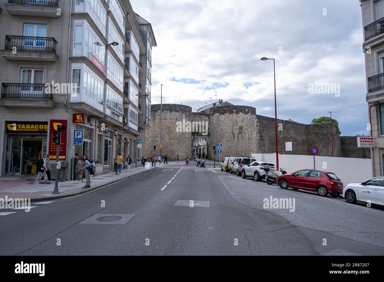 Lugo, Galicien, Spanien - 09. Juni 2023. Römische Mauern Stockfoto