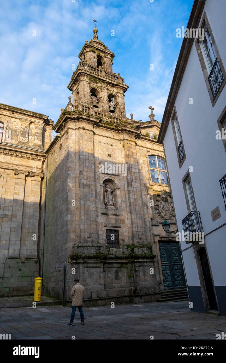 Santiago de Compostela, La Coruna, Galicien, Spanien - 12. Juni 2023. Universitätskirche. Stockfoto