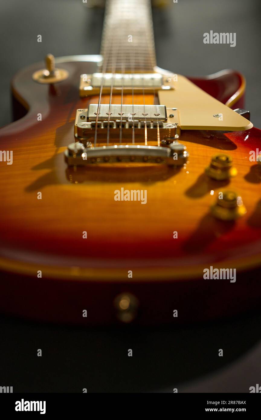Epiphone Les Paul Standard Photo, Nikon Photography, Color Photo, Ice Tea Color bei schlechten Lichtverhältnissen Stockfoto