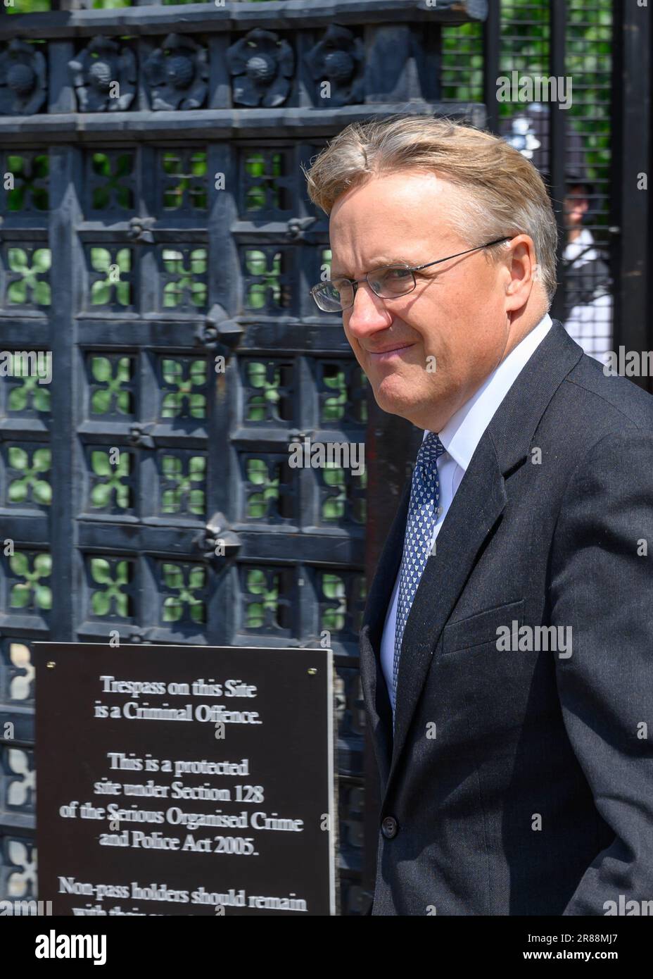 Sir Charles Walker MP (Con: Broxbourne) verlässt das Parlament am 19. Juni 2023 Stockfoto
