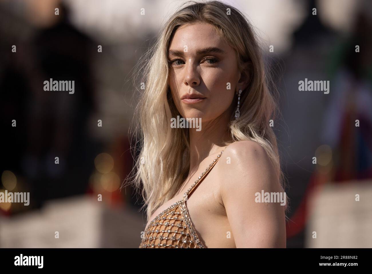 Vanessa Kirby (in einem Miu MiuKleid) besucht den Roten Teppich auf