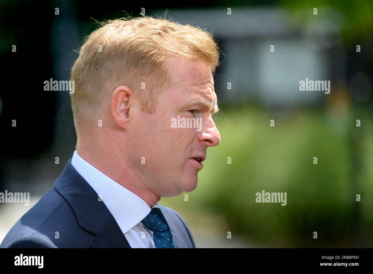 Robbie Moore MP (Con: Keighley and Ilkley), Interview am College Green, Westminster, 19. Juni 2023 Stockfoto