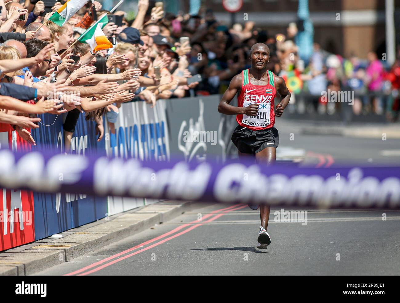 Geoffrey Kirui gewinnt beim Marathon bei der Leichtathletik-Weltmeisterschaft London 2017. Stockfoto