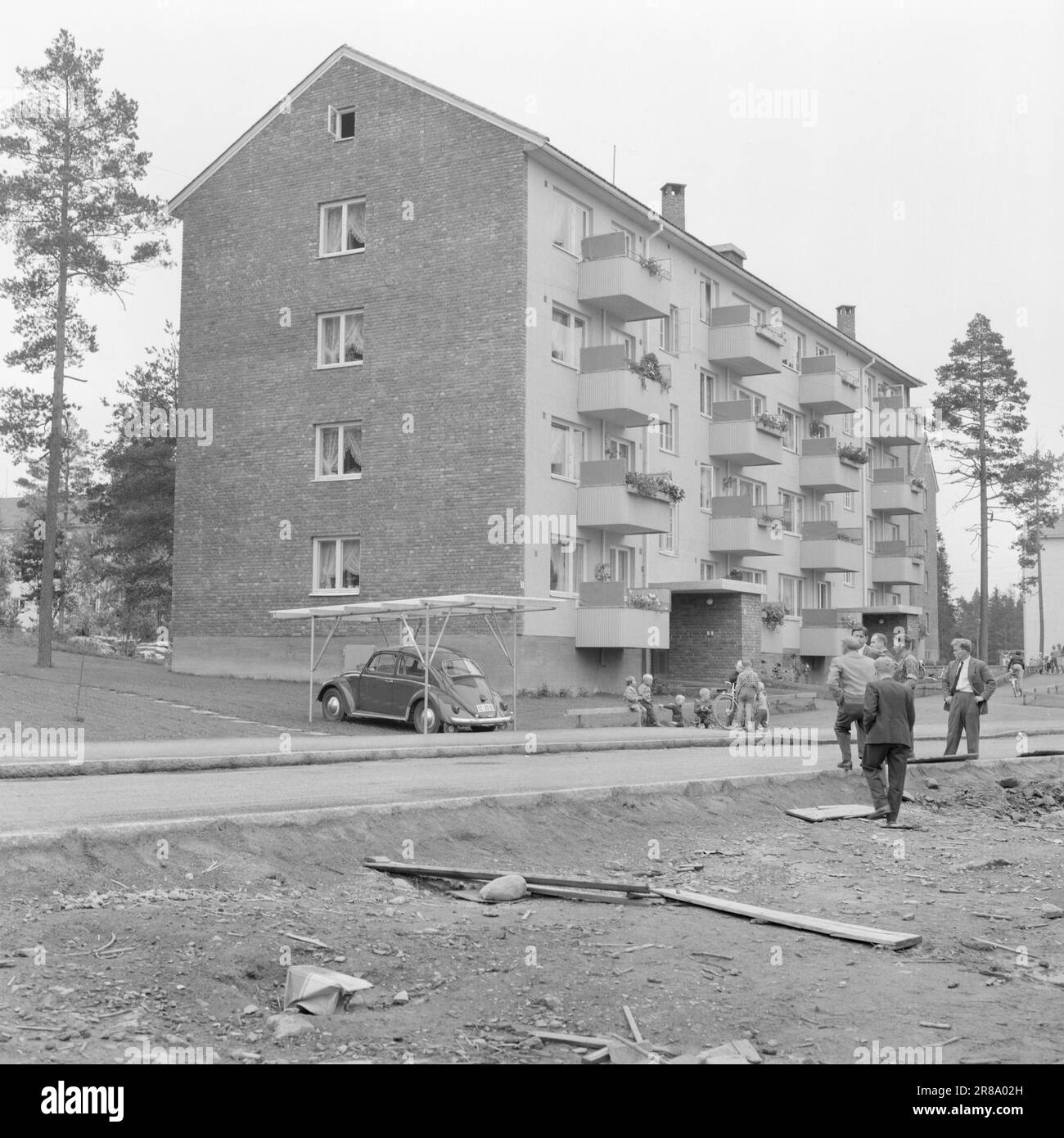 Aktuell 41-9-1960 : billig und gut für das Auto (öffentliche Garage) Wir starten Aktuells öffentliche Garage - die in einer halben Stunde eingerichtet werden kann. Foto: T. Jensen / Aktuell / NTB ***FOTO NICHT VERARBEITETE BILDER*** Stockfoto