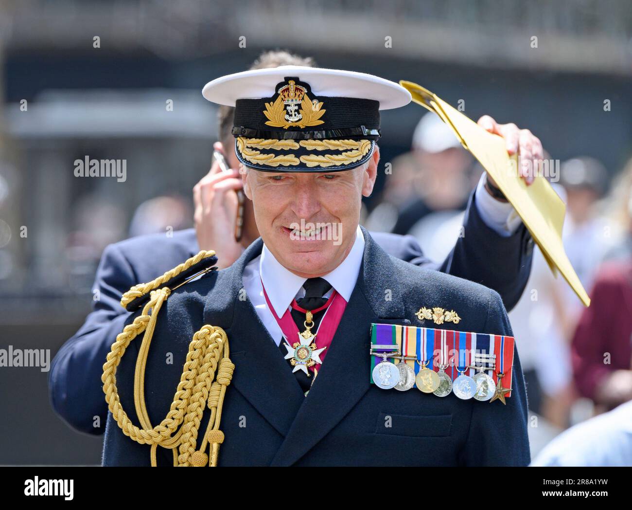 Admiral Sir Tony Radakin, Generalstabschef, trifft im Parlament ein, um den  Beginn der Wehrwoche am 19. Ju zu feiern Stockfotografie - Alamy