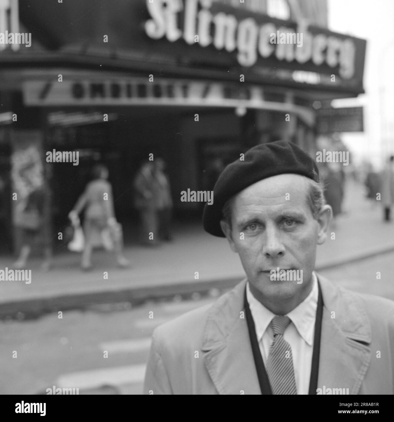 Tatsächlich 4281960 Skouen & Kone. Zu Hause mit Arne Skouen und